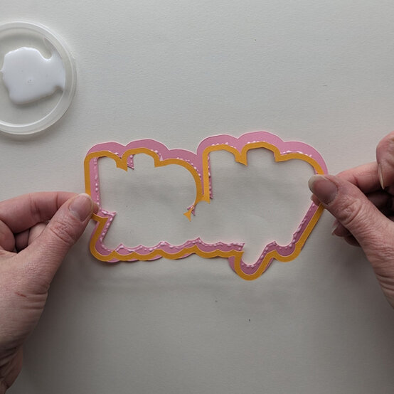 idea_cricut-how-to-make-a-shaker-cake-topper_step3b.jpg?sw=554&q=85