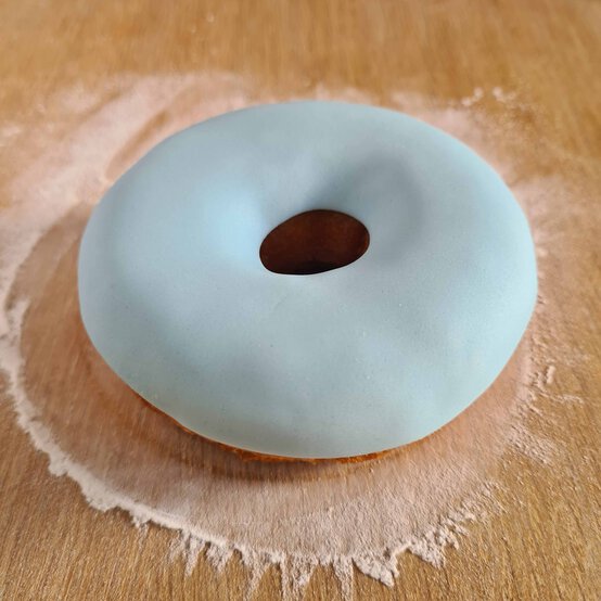 bee-doughnut-step-1-2.jpg?sw=554&q=85