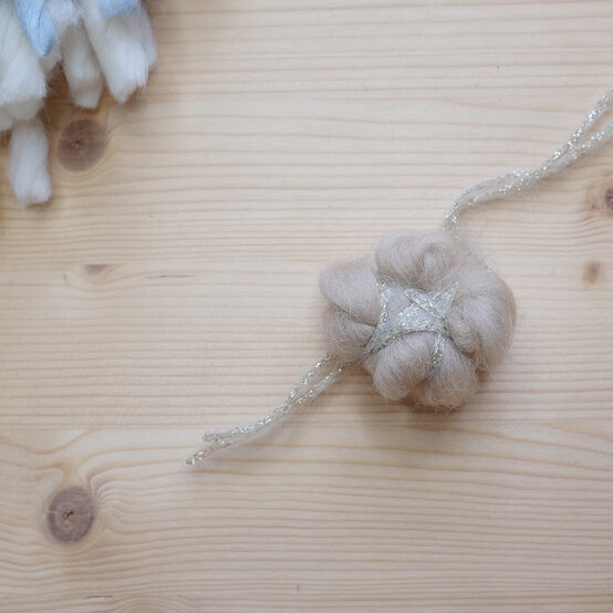 how_to_make_-a_floral_weave_27.jpg?sw=554&q=85