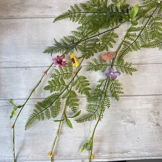 spring-garland-5.jpeg?sw=554&q=85