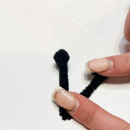 idea_how-to-make-story-spoons-ladybird_step3.jpg?sw=554&q=85