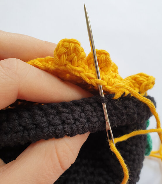 how_to_crochet_a-_st_patricks_day_leprechaun_gold_parts_2.jpg?sw=554&q=85