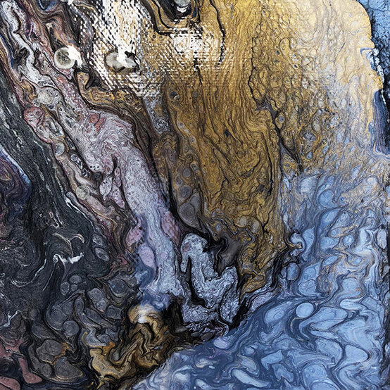 pebeo-galaxy-canvas-fluid-painting-close-up-3.jpg?sw=554&q=85