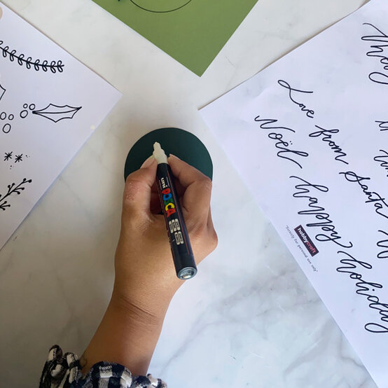 idea_christmas-drawn-gifttag_step3a.jpg?sw=554&q=85