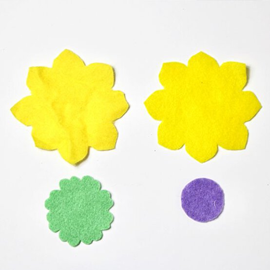 felt-brooch-step1-580x580.jpg?sw=554&q=85
