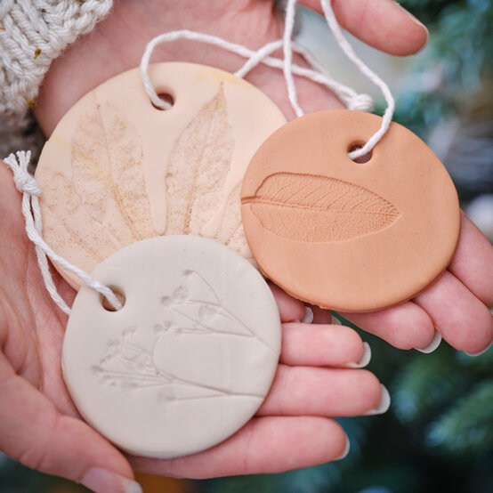 idea_easy-clay-christmas-decorations_botanical.jpg?sw=554&q=85