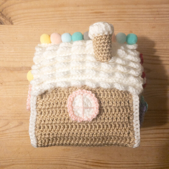 gingerbreadhouse-_house_1_side_fin.jpg?sw=554&q=85