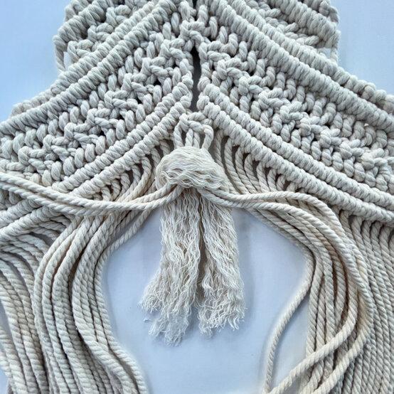 idea%5Fmacrame%2Dchristmas%2Dtrees%5Fstep23.jpg?sw=554&q=85