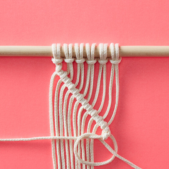 idea_get-started-in-macrame-horizontal_step4.jpg?sw=554&q=85
