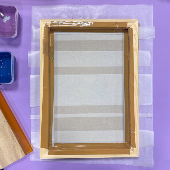 how-to-screen-print-tartan-inspired-burns-night-tableware_print_step1_2-min.jpg?sw=554&q=85