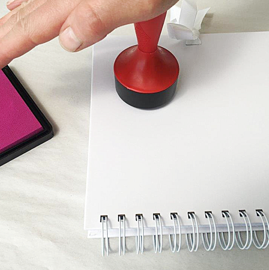 lino-floral-book-cover-artistinyou-step10.png?sw=554&q=85