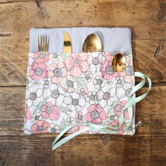 cutlery-roll_step9.jpg?sw=554&q=85