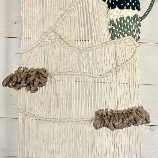 How-to-make-an-autumn-macraweave_step-16.jpg?sw=554&q=85