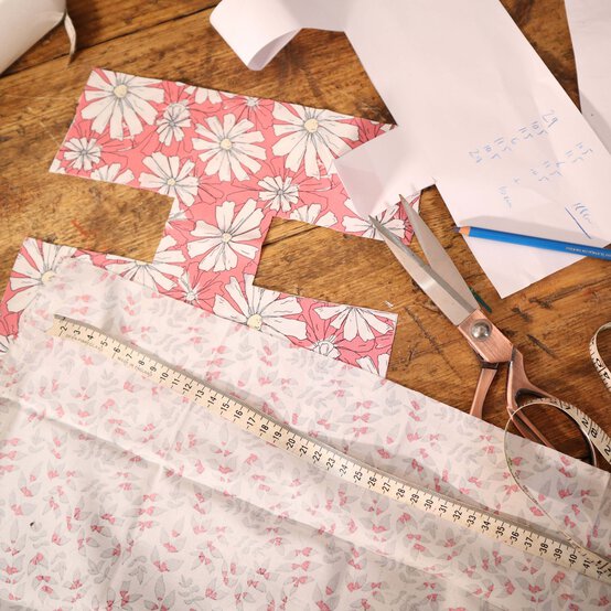 letter-cushion_step3_2.jpg?sw=554&q=85