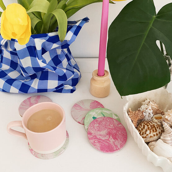 how_to_make_marbled_coasters_4final.jpg?sw=554&q=85