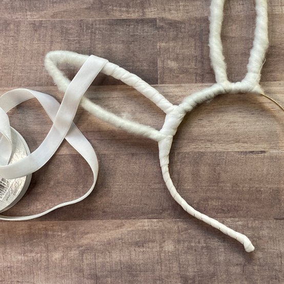 Idea_how-to-make-a-floral-bunny-headband_step7.jpg?sw=554&q=85