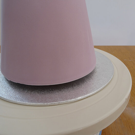 plant-pot-bunny-cake-21.jpg?sw=554&q=85