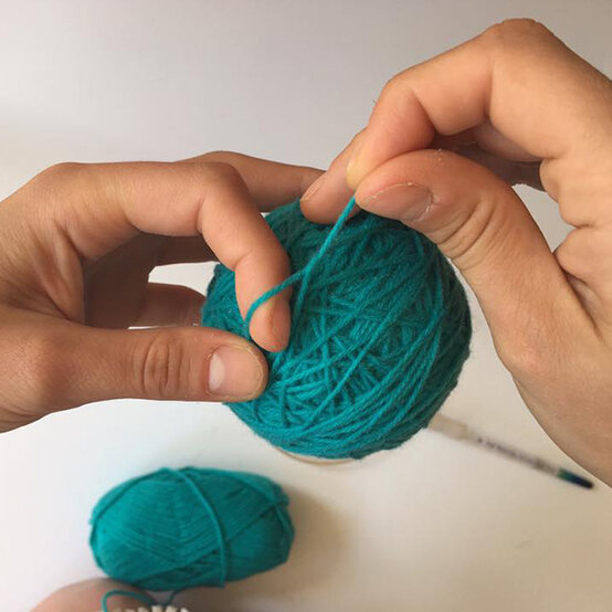 yarn-ball-baubles-5a.jpg?sw=554&q=85