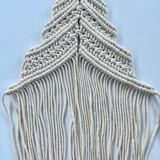 idea%5Fmacrame%2Dchristmas%2Dtrees%5Fstep20.jpg?sw=554&q=85