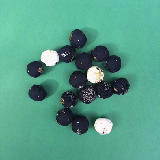 fabric-scrap-garland_step9.jpg?sw=554&q=85