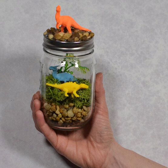 idea_summer-crafts-for-kids-for-under_dinosaurjar.jpg?sw=554&q=85