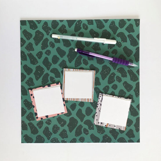 idea_baby-album-scrapbook_step2.jpg?sw=554&q=85