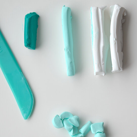 How-to-Make-Clay-Decorations-for-Ramadan_Step2b.jpg?sw=554&q=85