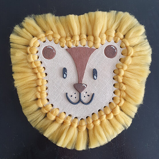 artisan-susana-de-villarreal-brave-lion.jpg?sw=554&q=85