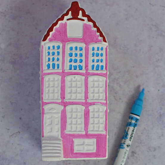 how-to-use-paint-markers_ceramic_step1.jpg?sw=554&q=85