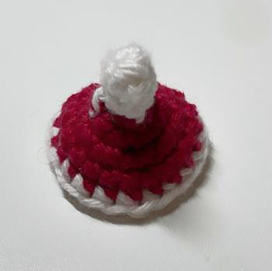 idea_how-to-crochet-amigurumi-mrs-claus_christmashat.jpg?sw=554&q=85