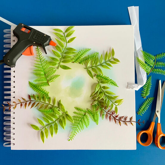 idea_new-baby-scrapbook_step5.jpg?sw=554&q=85