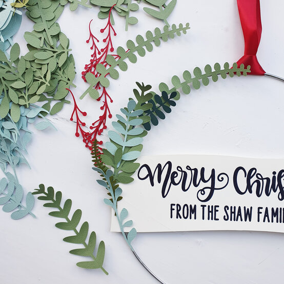 personalised-paper-wreath_step10.jpg?sw=554&q=85