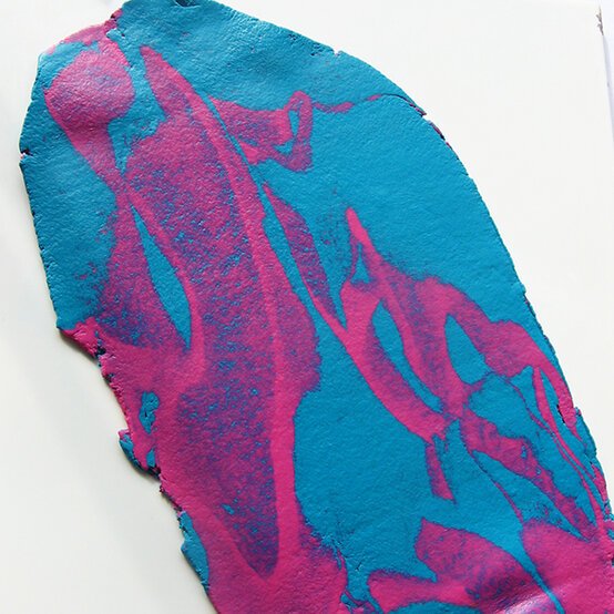 fimo-leather-effect-passport-cover-20.jpg?sw=554&q=85