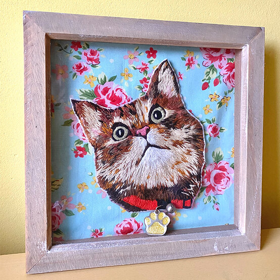 artisan-nicola-brooks-embroidered-pet-portrait.jpg?sw=554&q=85