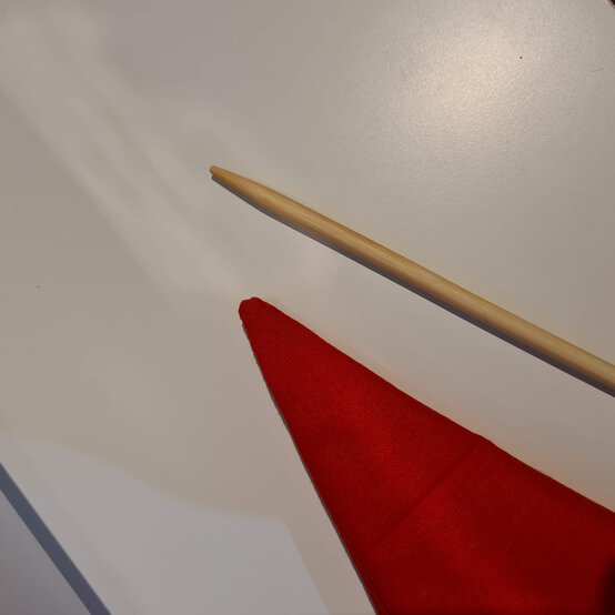 Idea_how-to-make-interchangeable-bunting_step4.jpg?sw=554&q=85