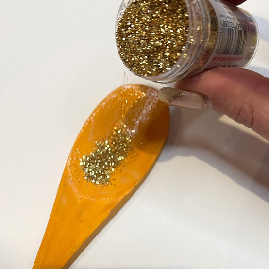 idea_how-to-make-story-spoons-sun_step2b.jpg?sw=554&q=85