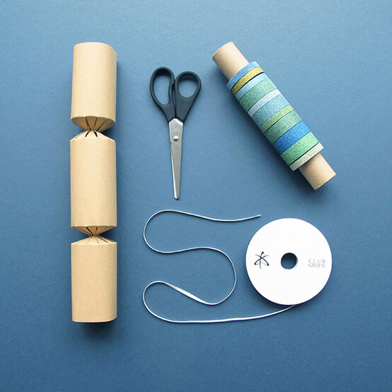 table-dec-cracker-5-a.jpg?sw=554&q=85