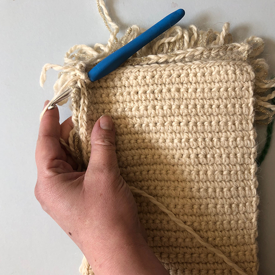 idea%5Fcrochet%2Da%2Dloop%2Dstocking%5Fstep13.png?sw=554&q=85