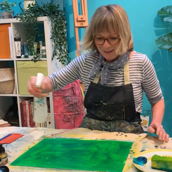 drip-effects-with-acrylic-paint_step2_2.jpg?sw=554&q=85