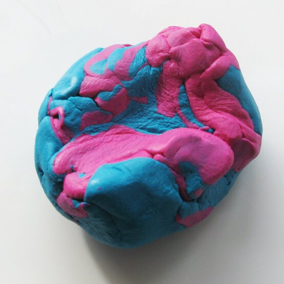 fimo-leather-effect-passport-cover-17.jpg?sw=554&q=85