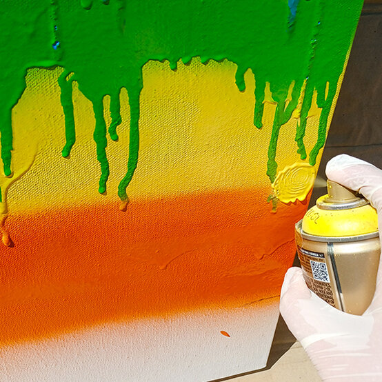 idea_gravity-drip-canvas-with-spray-paint_step7b.jpg?sw=554&q=85
