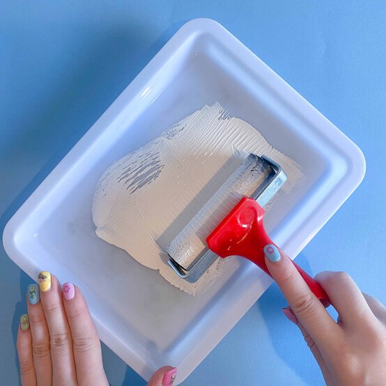 Idea_how-to-make-a-lino-print-stocking_step8b.jpg?sw=554&q=85