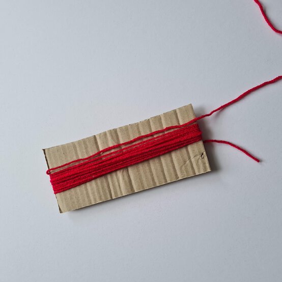 Idea_how-to-make-union-flag-bunting_tassel-bunting_step1b.jpg?sw=554&q=85