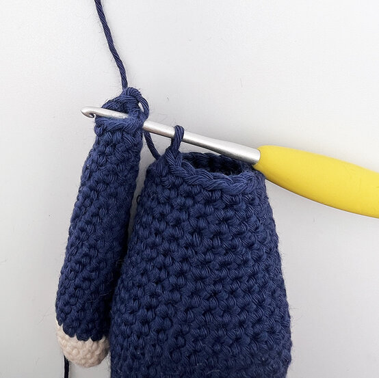 How-to-Crochet-an-Amigurumi-King-Charles_body1.jpg?sw=554&q=85