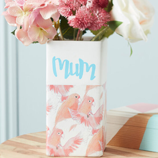 idea_mothers-day-gifts_vase.jpg?sw=554&q=85