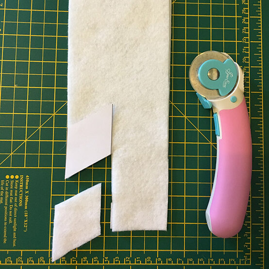 lorna-slessor-christmas-collection-cushion1.jpg?sw=554&q=85