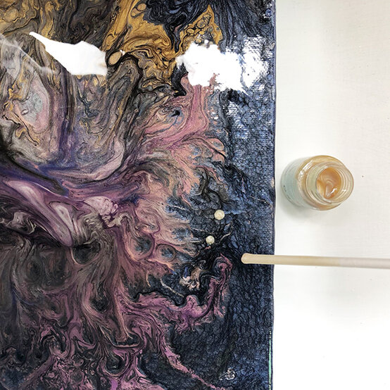 pebeo-galaxy-canvas-fluid-painting-8.jpg?sw=554&q=85