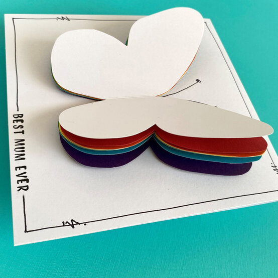 idea_jackies-mothers-day-cards-butterfly_step3.jpg?sw=554&q=85
