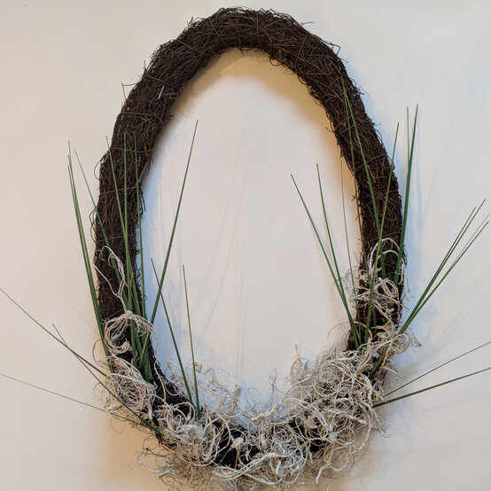 easter_floral_succulent_wreath_6.jpg?sw=554&q=85