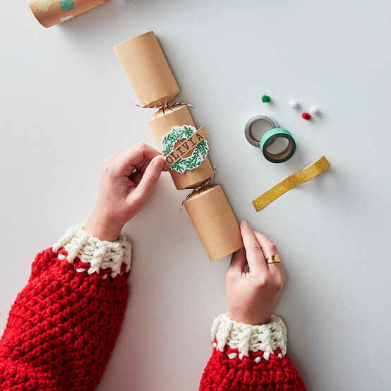 cracker-decorating-square2.jpg?sw=554&q=85